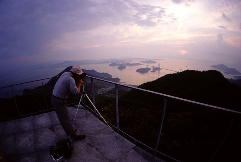 大島・亀老山からのしまなみ海道　photo by Martin Samoy